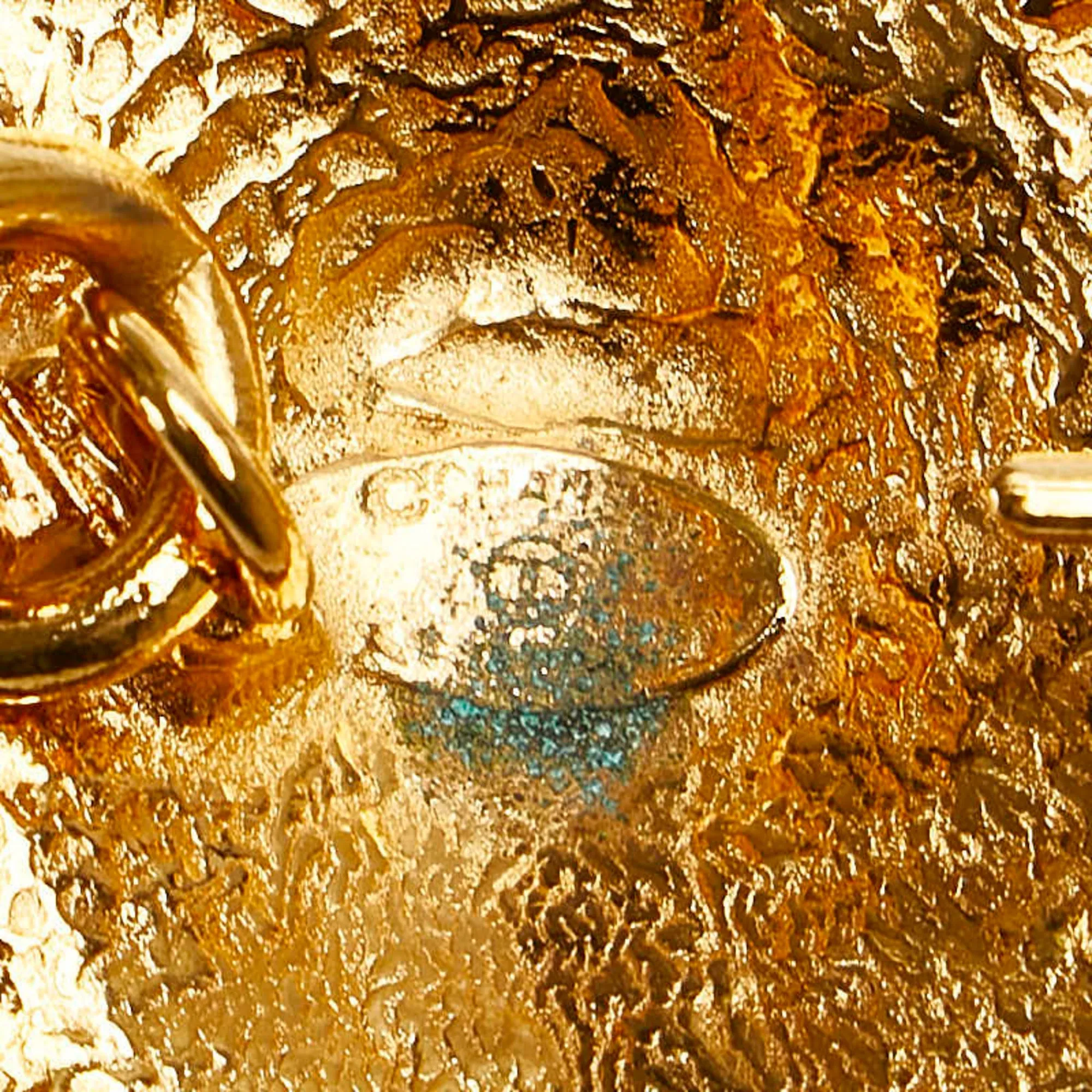 Chanel Medaillon Gold Plated Accessories