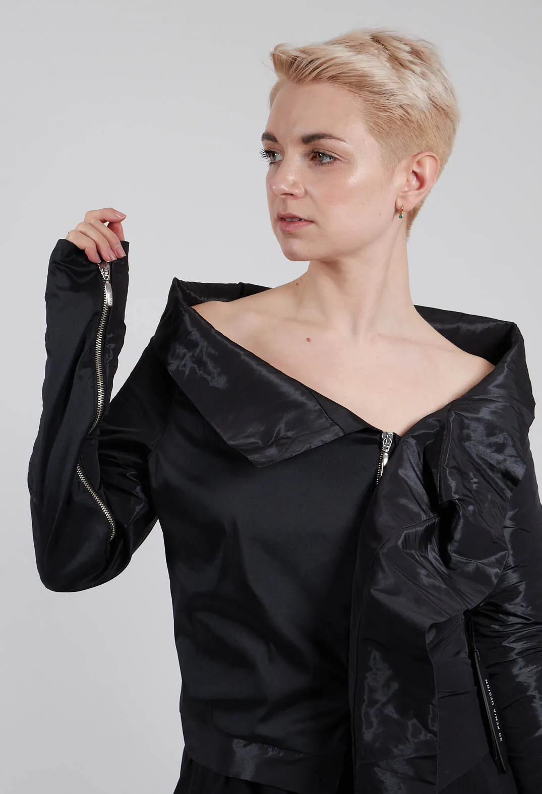 Vaca Jackets in Black